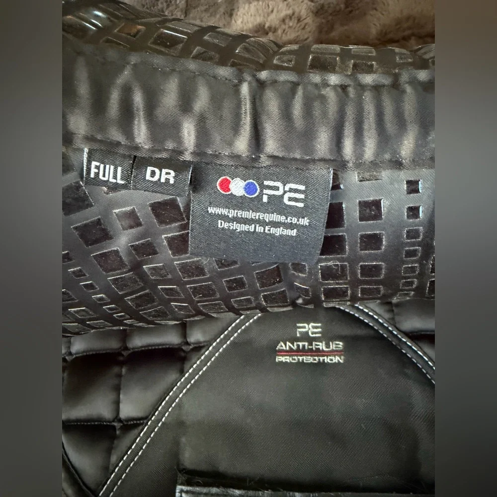 Premier Equine Capella Signature Dressage saddle pad Black comes w/original bag - Picture 11 of 14
